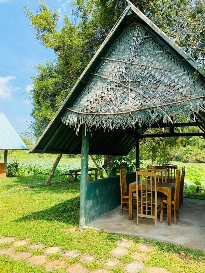 Meegahapokuna Resort Анурадхапура Екстериор снимка