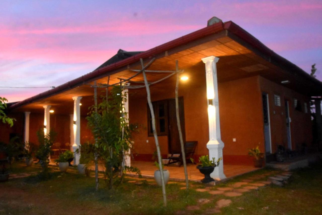 Meegahapokuna Resort Анурадхапура Екстериор снимка