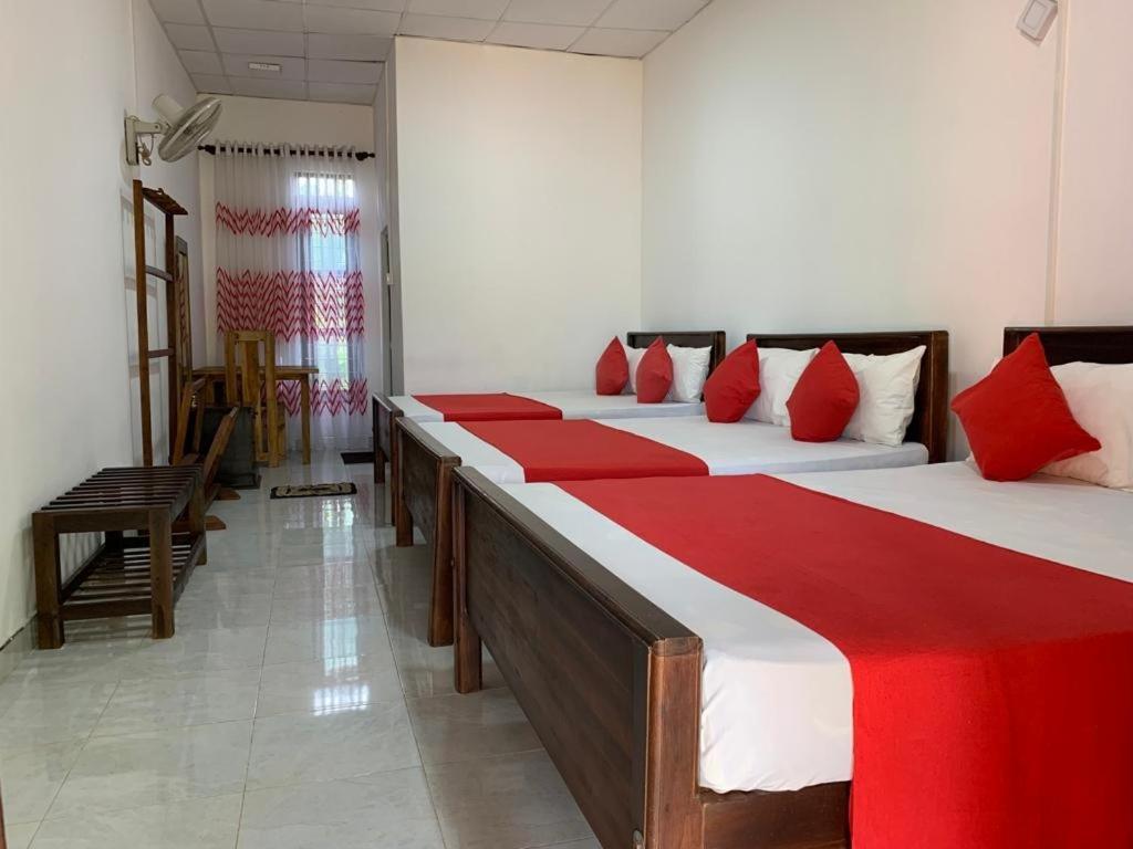 Meegahapokuna Resort Анурадхапура Екстериор снимка