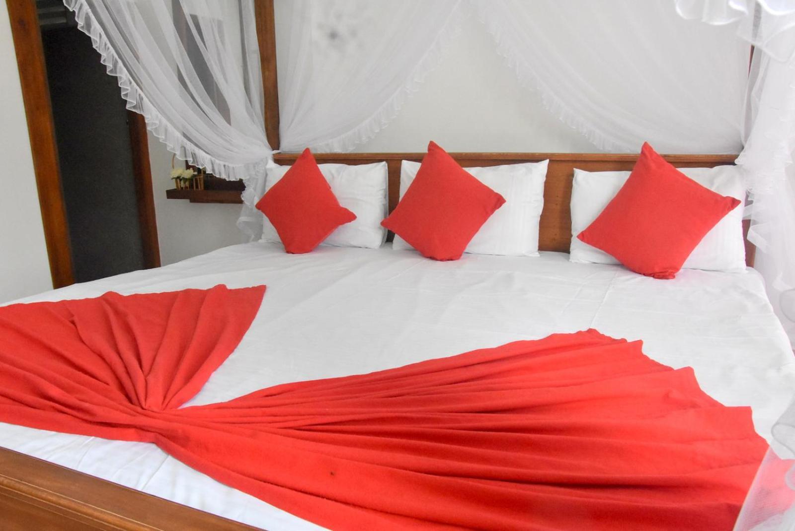 Meegahapokuna Resort Анурадхапура Екстериор снимка